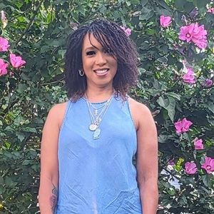 Meet your Posher, Sadaqa